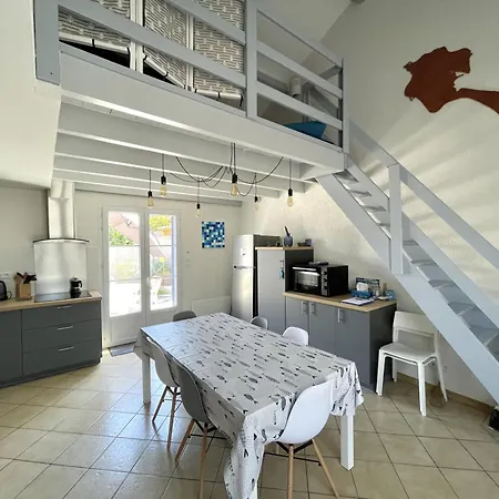 Ferienhaus Maison Mitoyenne A - Proche Et Centre, Jusqu'a 6 Personnes - Fr-1-823-52 Barbâtre