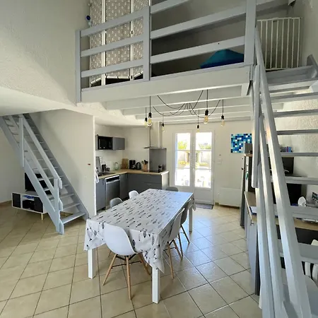 Maison Mitoyenne A - Proche Et Centre, Jusqu'a 6 Personnes - Fr-1-823-52 *