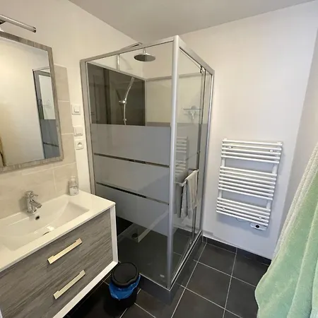 Maison Mitoyenne A - Proche Et Centre, Jusqu'a 6 Personnes - Fr-1-823-52