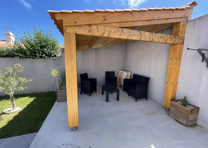 Maison Mitoyenne A - Proche Et Centre, Jusqu'a 6 Personnes - Fr-1-823-52 Ferienhaus