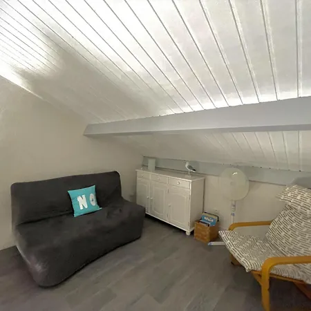 Maison Mitoyenne A - Proche Et Centre, Jusqu'a 6 Personnes - Fr-1-823-52 Holiday home